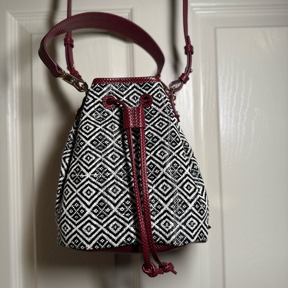 Elizabeth and James Geometric Bucket Bag – Black/White with Burgundy Strap - Picture 2 of 16